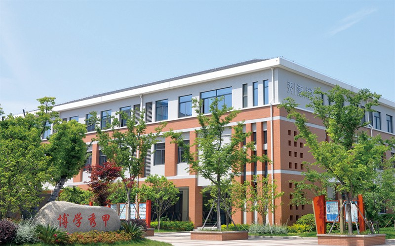 <b>常熟市東張中學(xué)</b>
